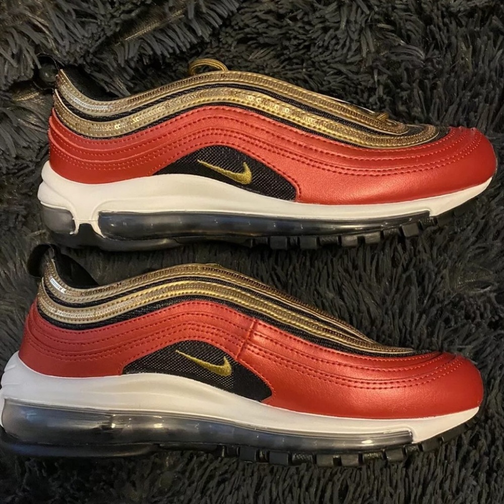 AirMax 97 women’s size 7.5